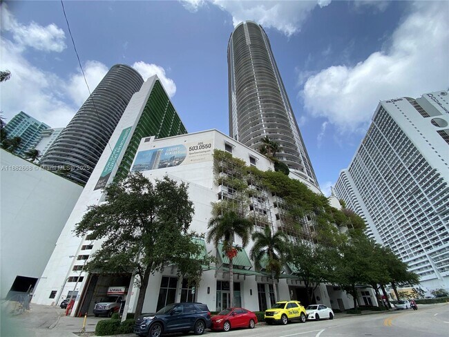 property at 1750 N Bayshore Dr