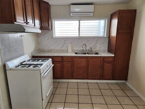 1803 Church St in Galveston, TX - Building Photo - Building Photo