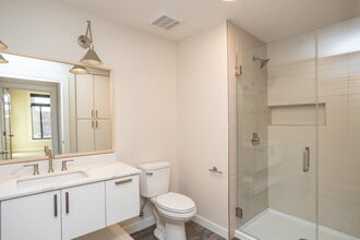The Dakota Flats at Cherapa Place in Sioux Falls, SD - Foto de edificio - Interior Photo