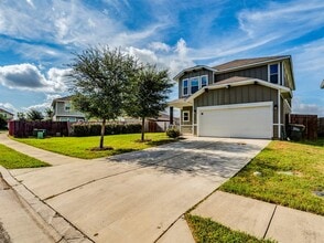 424 Wapiti Rd in Buda, TX - Building Photo - Building Photo