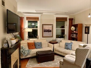 1039 N 4th St, Unit B in Philadelphia, PA - Foto de edificio - Building Photo