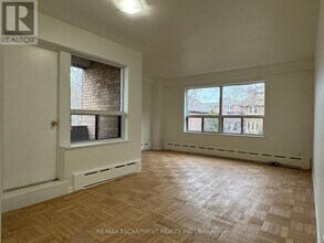 325 A James St S in Hamilton, ON - Building Photo - Building Photo