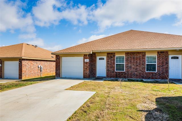 7319 Colonial Dr in Forest Hill, TX - Building Photo