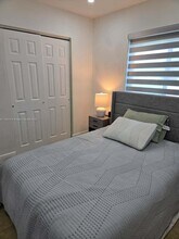 18816 NW 52nd Ct in Miami Gardens, FL - Foto de edificio - Building Photo