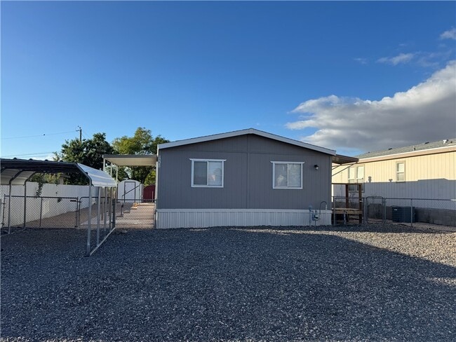 property at 1550 E Packard Ave