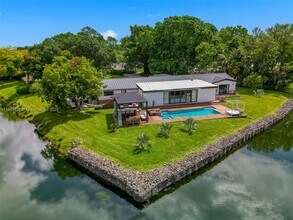 7000 SW 125th St in Miami, FL - Building Photo - Building Photo