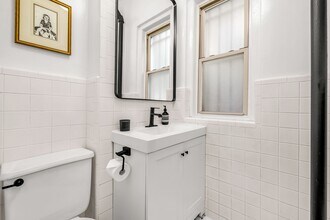 137 E 28th St in New York, NY - Building Photo - Building Photo
