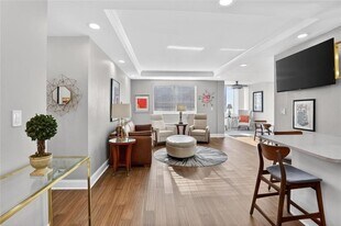 215 Piedmont Ave NE in Atlanta, GA - Building Photo