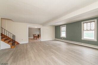 382 Howard Blvd in Mount Arlington, NJ - Foto de edificio - Building Photo