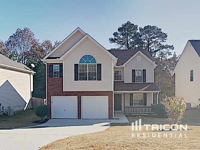 5876 Colonnade Dr in Rex, GA - Building Photo - Building Photo
