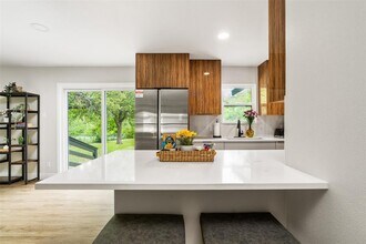 11807 Oakwood Dr in Austin, TX - Building Photo - Building Photo