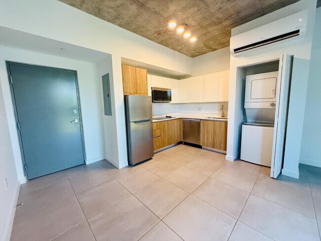 1159 NW 8th Ave in Miami, FL - Foto de edificio - Building Photo