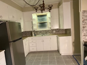 401 Nelson St in Yoakum, TX - Building Photo - Building Photo