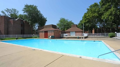 Welshwood Apartments in Philadelphia, PA - Building Photo - Building Photo