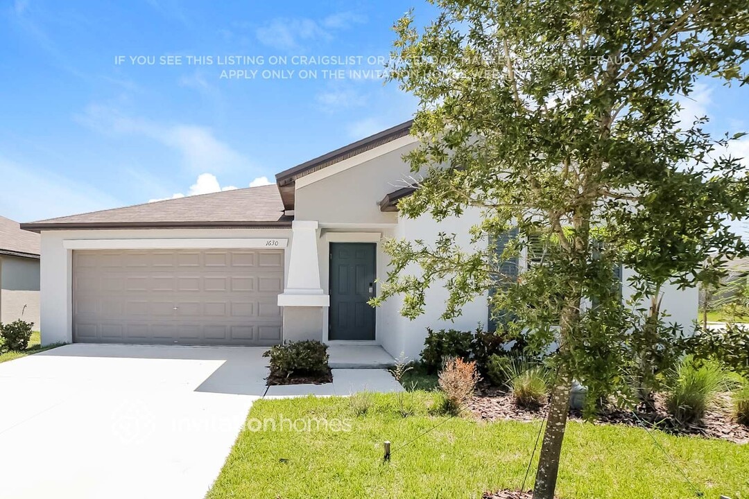 1630 Blue Rose Dr in Ruskin, FL - Building Photo