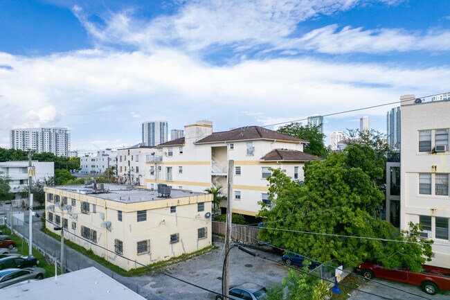 Parkview Apartments in Miami, FL - Building Photo - Building Photo