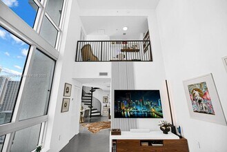 300 S Biscayne Blvd, Unit L-1232 in Miami, FL - Building Photo - Building Photo