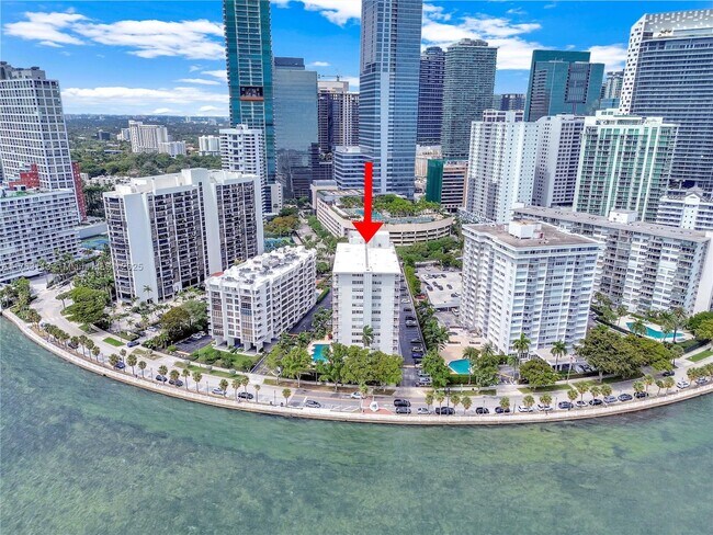 1430 Brickell Bay Dr in Miami, FL - Building Photo - Building Photo