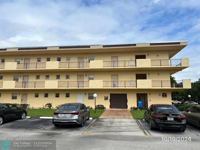 201 Berkley Rd in Hollywood, FL - Building Photo - Building Photo