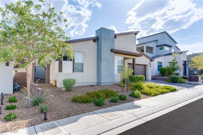 1985 Regal Bluff Dr in Henderson, NV - Building Photo - Building Photo