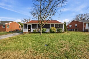 1210 Pansy St in Hampton, VA - Building Photo