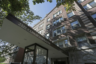 Commonwealth Apartments in Chicago, IL - Building Photo - Building Photo