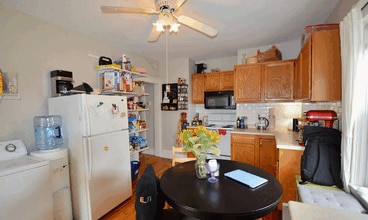8 Trafford St in Quincy, MA - Foto de edificio - Building Photo