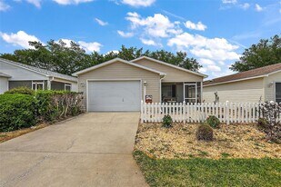 2113 Escobar Ave in the Villages, FL - Building Photo