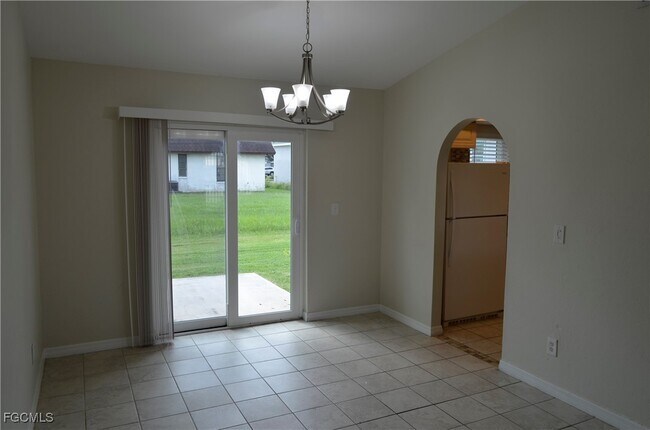 property at 906 SW 47th Terrace