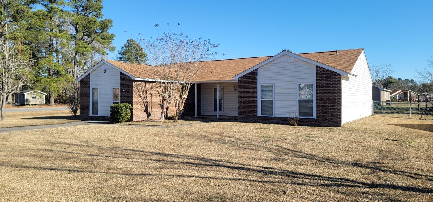 401 Webb Blvd in Havelock, NC - Building Photo
