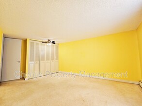 10883 Saskatchewan Dr NW in Edmonton, AB - Building Photo - Building Photo