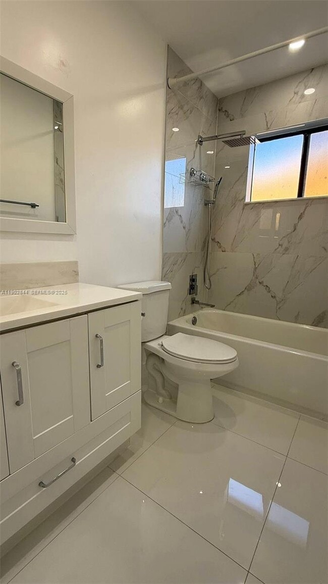 17010 SW 93rd Ave in Palmetto Bay, FL - Building Photo - Building Photo