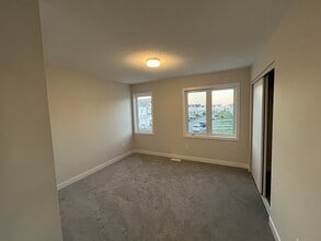 311 Trammel Rd in Ottawa, ON - Building Photo - Building Photo
