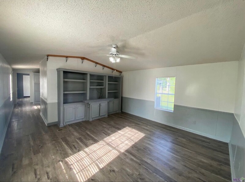 26770 Kelli Dr in Denham Springs, LA - Building Photo