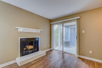 18519 Egret Bay Blvd in Houston, TX - Foto de edificio - Building Photo