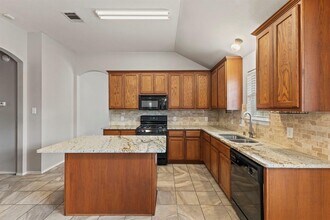 1954 Rachel Ln in Round Rock, TX - Building Photo - Building Photo