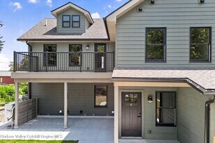 176 Hudson St in Glasco, NY - Building Photo
