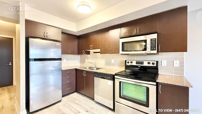 1 De Boers Dr in Toronto, ON - Building Photo - Building Photo