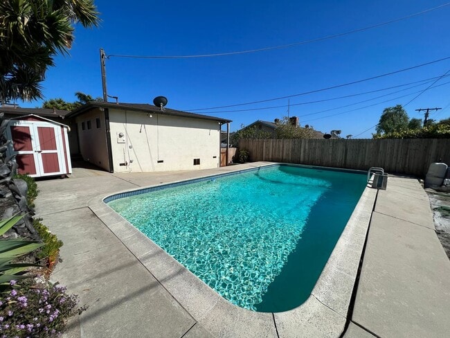 2501 Graysby Ave in Los Angeles, CA - Building Photo - Building Photo