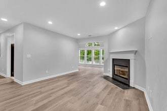 1006 Canyon Point Cir in Roswell, GA - Building Photo - Building Photo
