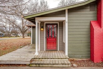 406 Bellevue Dr in Cleburne, TX - Building Photo - Building Photo