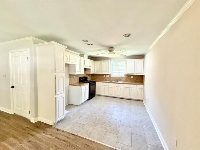 14203 E Ravine Run in Willis, TX - Building Photo - Building Photo