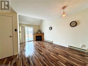 41 Vly Vw Rd in Kitchener, ON - Building Photo - Building Photo