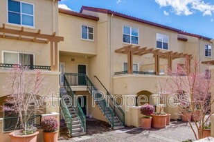 108 Bryant St in Mountain View, CA - Building Photo