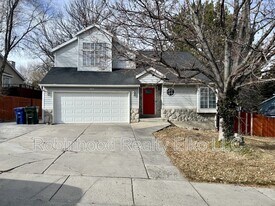 2211 Sierra Dr in Elko, NV - Building Photo