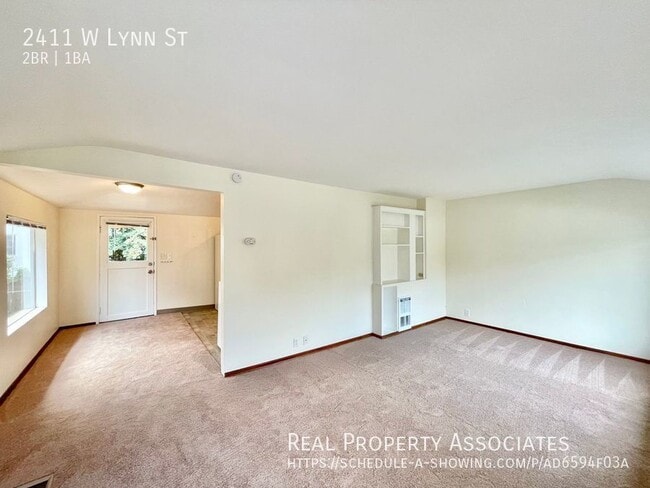 2411 W Lynn St in Seattle, WA - Building Photo - Building Photo