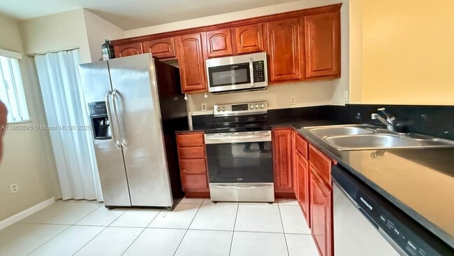 6631 Winfield Blvd in Margate, FL - Building Photo - Building Photo