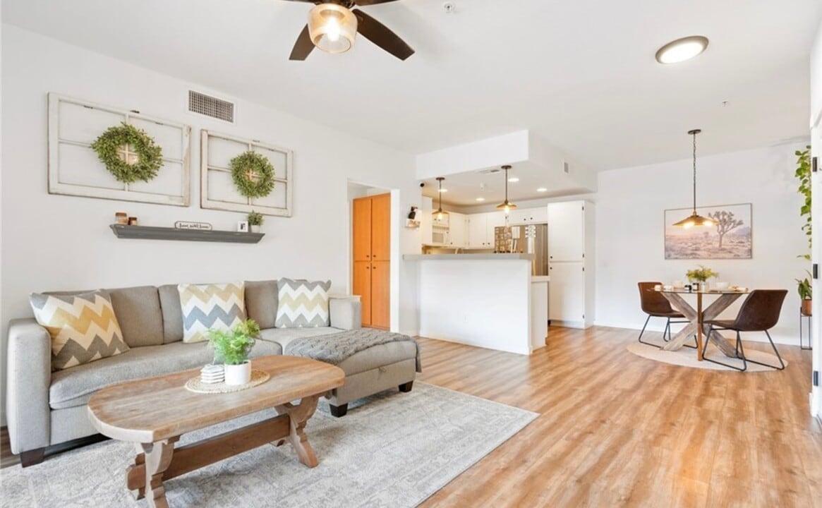 31407 Taylor Ln, Unit None in Temecula, CA - Foto de edificio