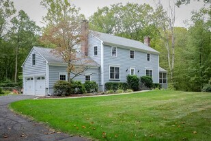 161 Foggwood Rd in Fairfield, CT - Building Photo