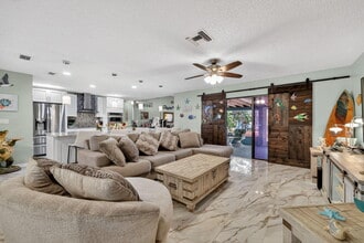 6180 30th Ct S in St. Petersburg, FL - Building Photo - Building Photo